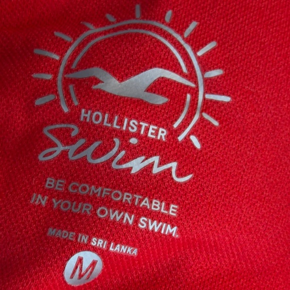 Hollister Tie-Front Scoop Bikini Top - Red & White Floral - Size M - Padded - Picture 3 of 4